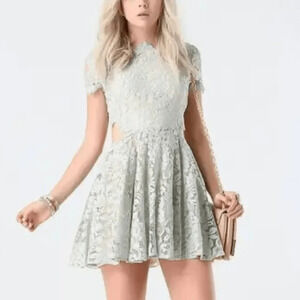 Bebe "NEW" Magnolia Frost Green Short Sleeve Lace Cutout Mini Dress Size 6